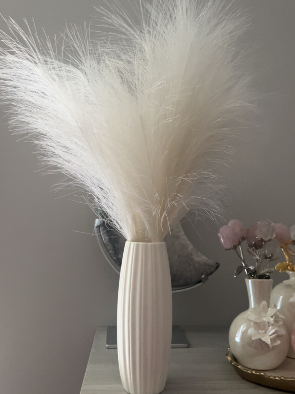 Neutral White Pampas Grass Arrangement in Modern Ceramic Vase